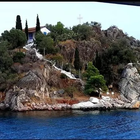 Skalidis 公寓式酒店 4*